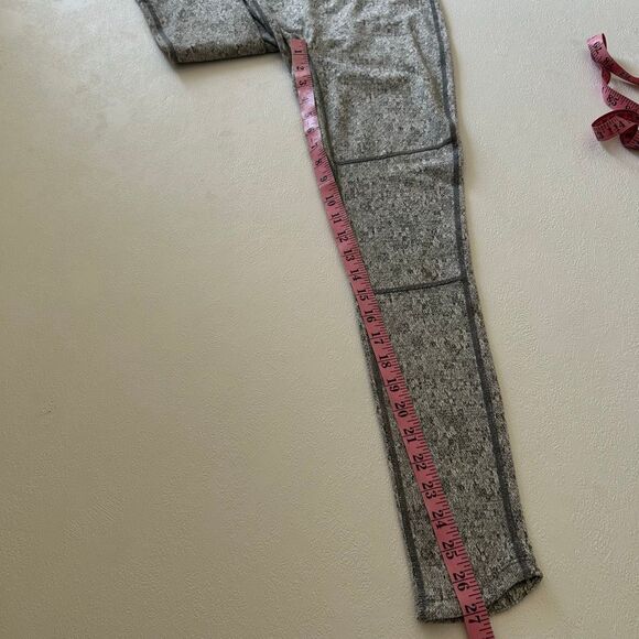 Gymshark Dry Leggings Womens Small Gray Pixel Print High Rise Compression Workou - Picture 10 of 10